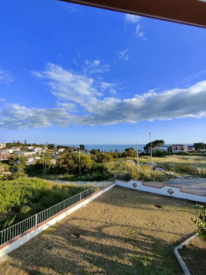Appartamenti In Villa Polimnia Fontane Bianche