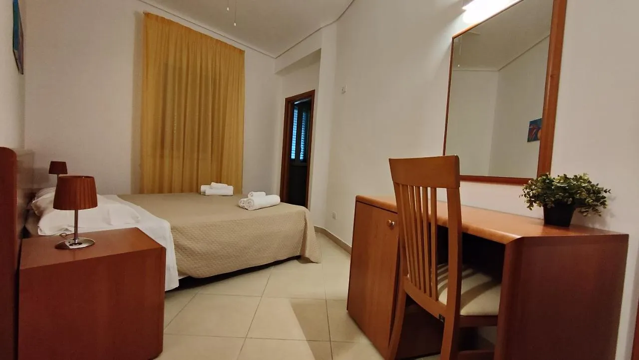 Feriehus Appartamenti In Villa Polimnia Fontane Bianche Italien
