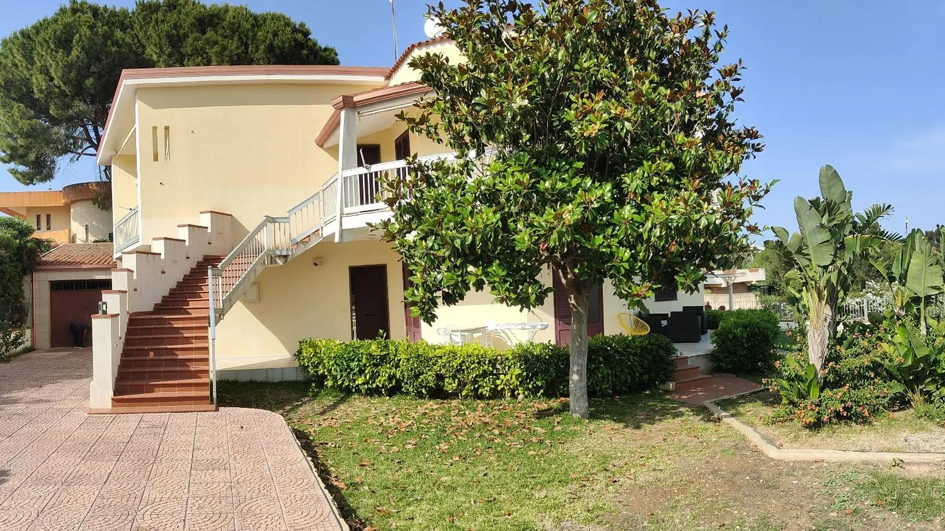 Appartamenti In Villa Polimnia Fontane Bianche